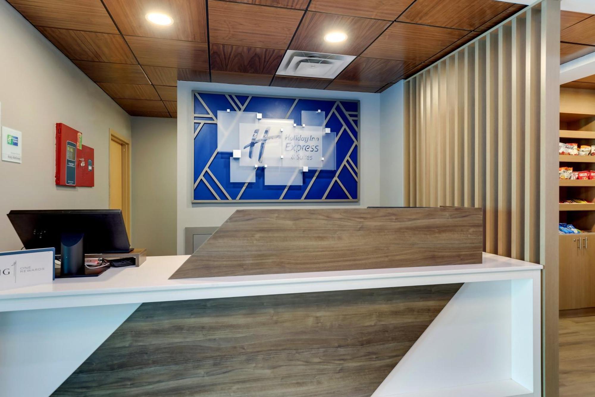 Holiday Inn Express Hotel & Suites Richmond By Ihg Exterior photo